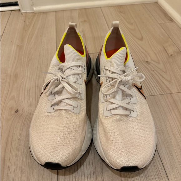 Nike React Infinity Run - Picture 4 of 9